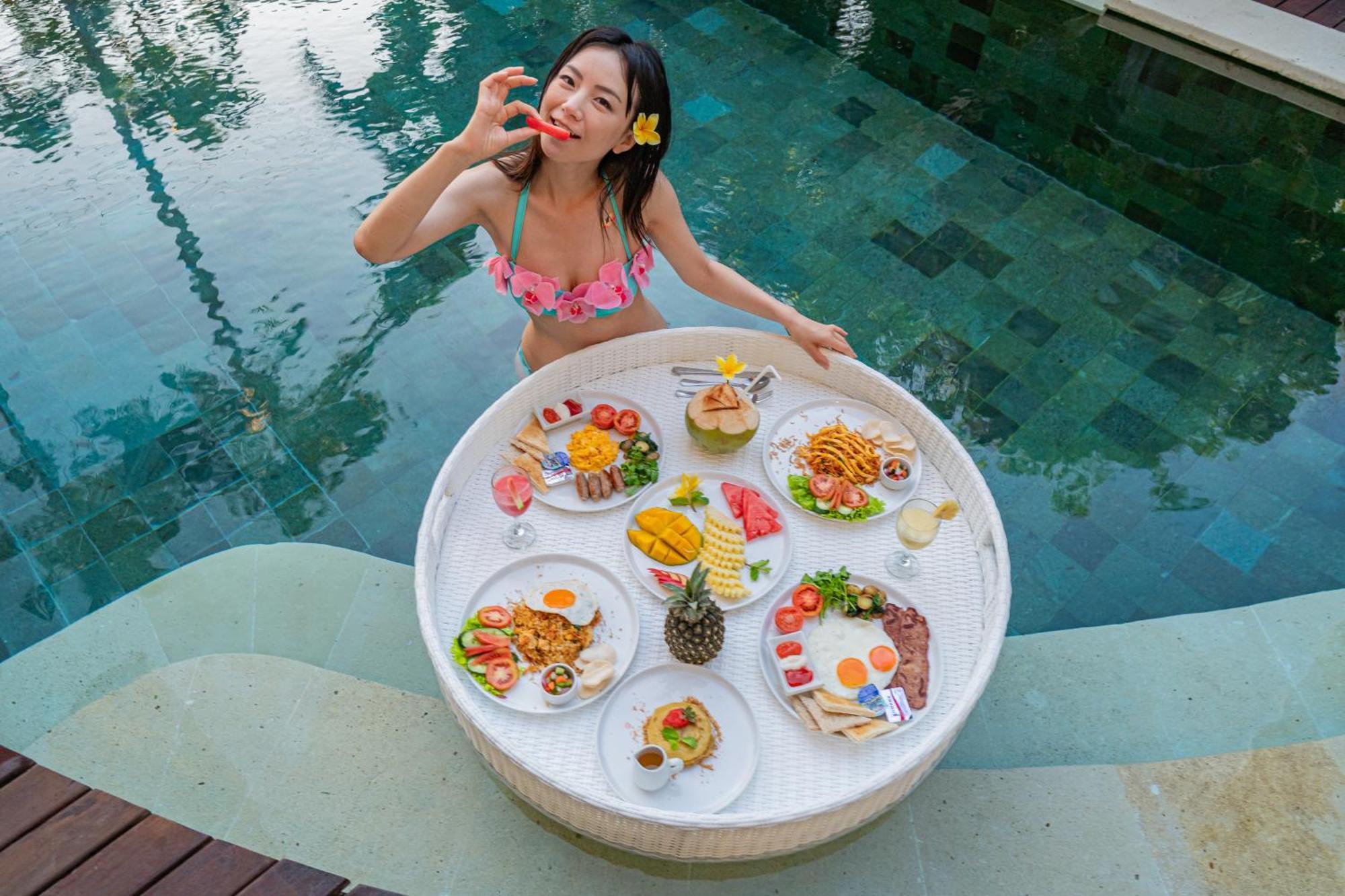 Luxury - K -